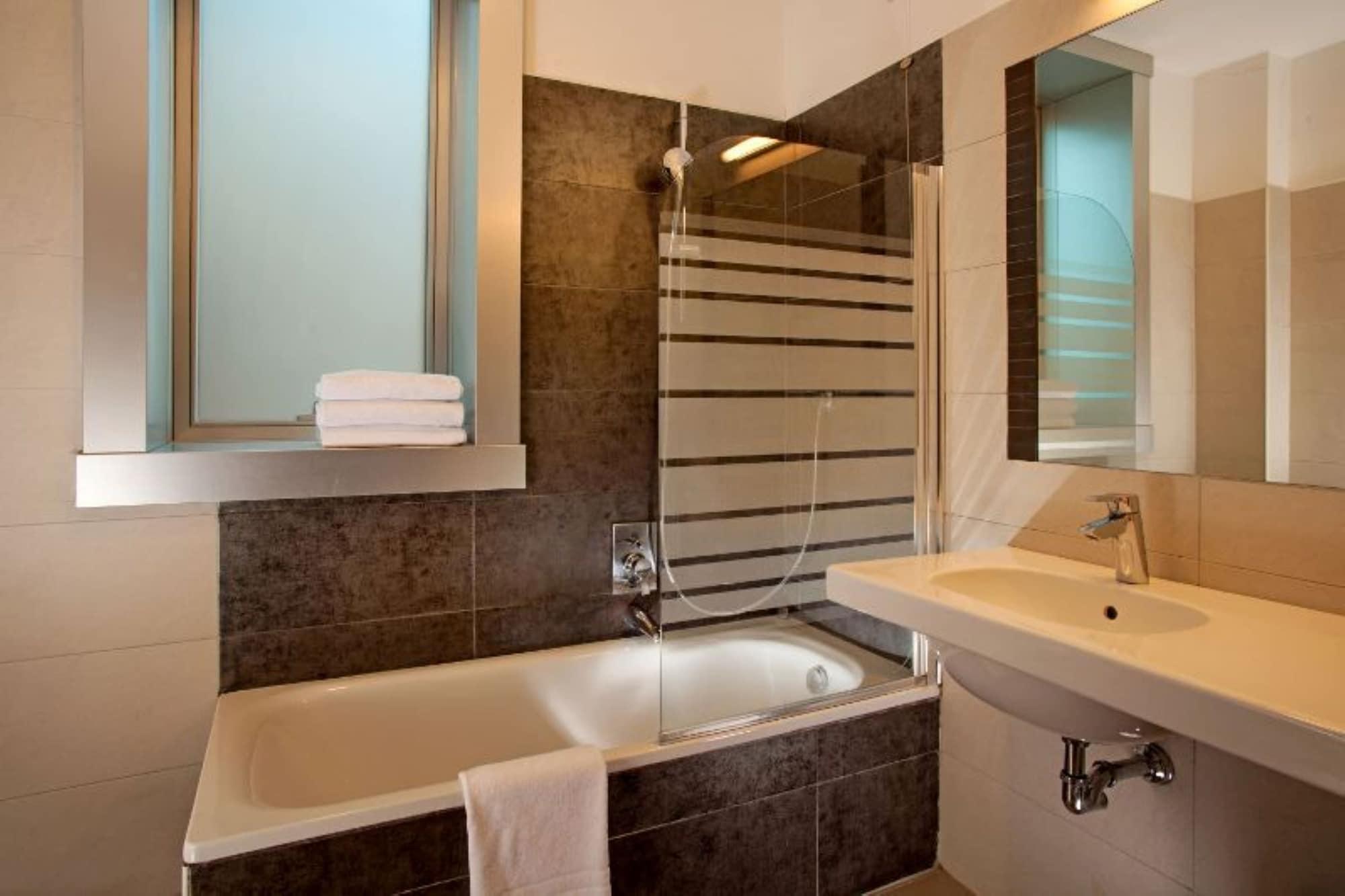 Hotel Artis 4*